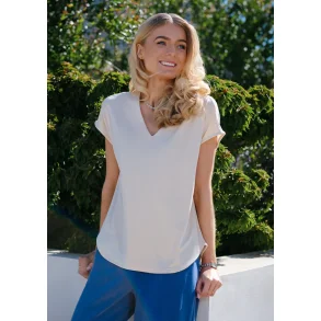 LIBERTE NUNI V-NECK T-SHIRT