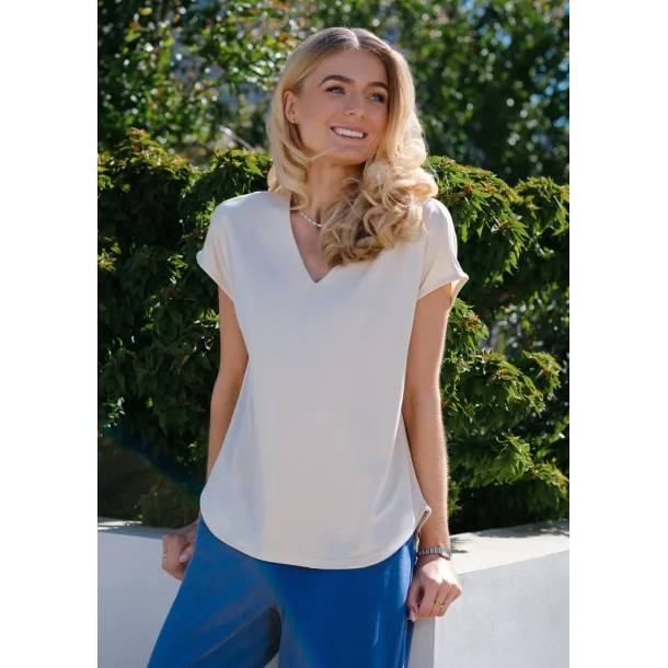 LIBERTE NUNI V-NECK T-SHIRT