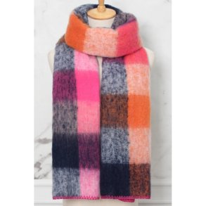 QNUZ BIG FLUFFY SCARF W STITCHING