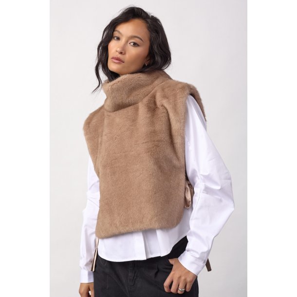 CO`COUTURE FERA FAUX COLLAR