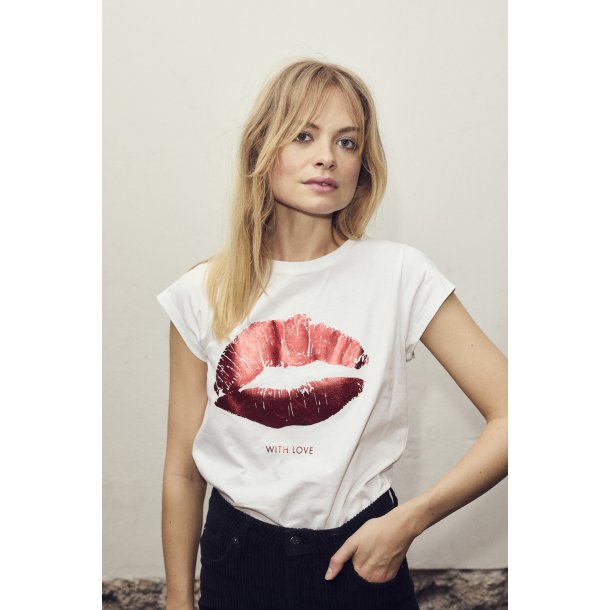 CO`COUTURE THE KISS TEE