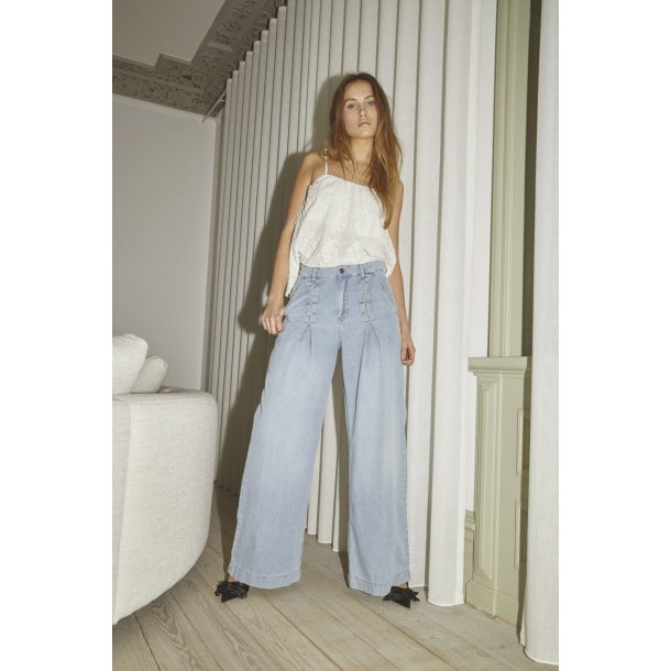 CO`COUTURE CINDY EYELET WIDE JEANS