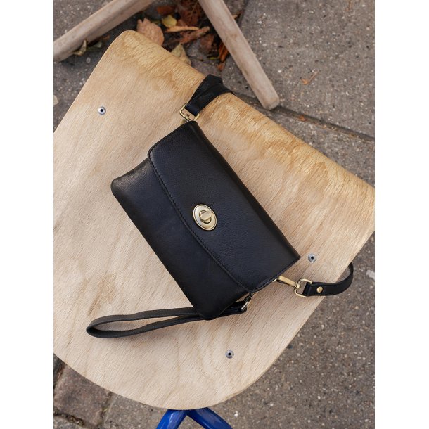 RE:DESIGNED NISHA CLUTCH