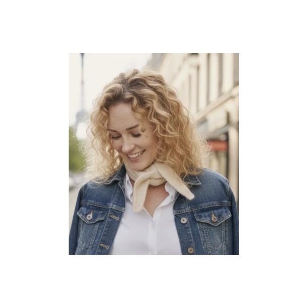 QNUZ SOLID KNITTED SCARFT