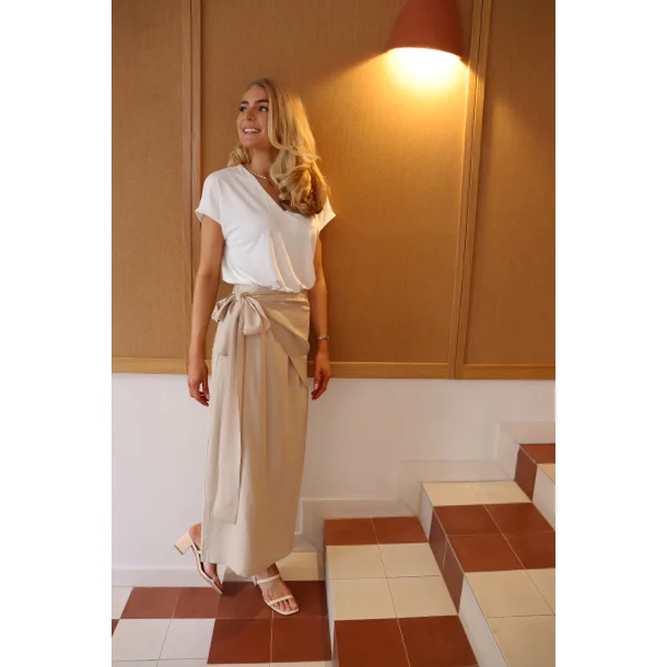 LIBERTE NUNI V-NECK T-SHIRT