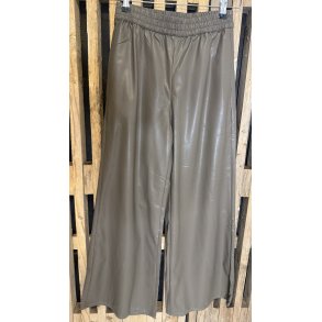 QNUZ FAKE LEATHER PANTS