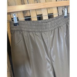 QNUZ FAKE LEATHER PANTS