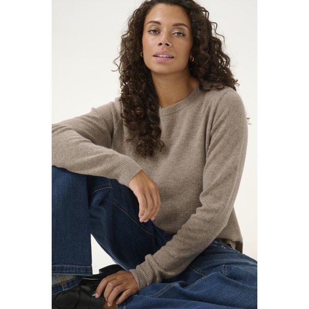 CULTURE ARROW PULLOVER